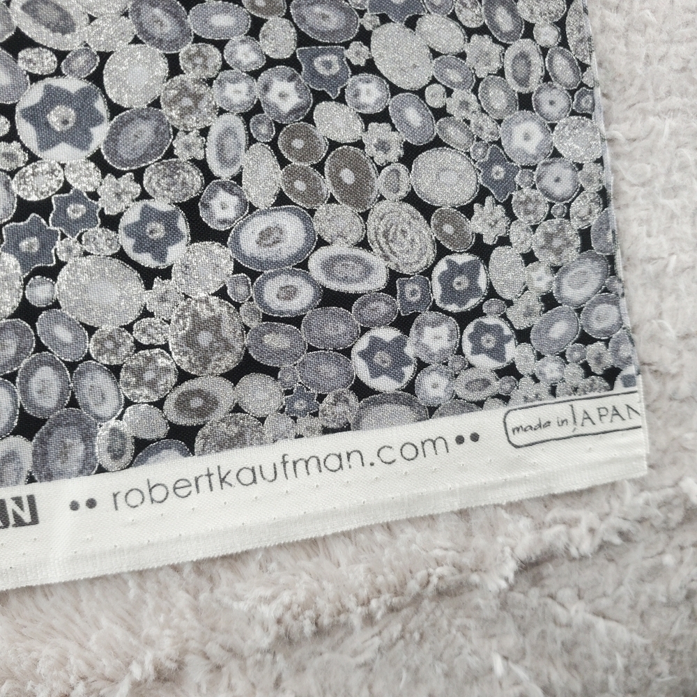 Robert Kaufman Gustav Klimt Floral Circles Fabric Silver Metallic Japan Made - Picture 6 of 9